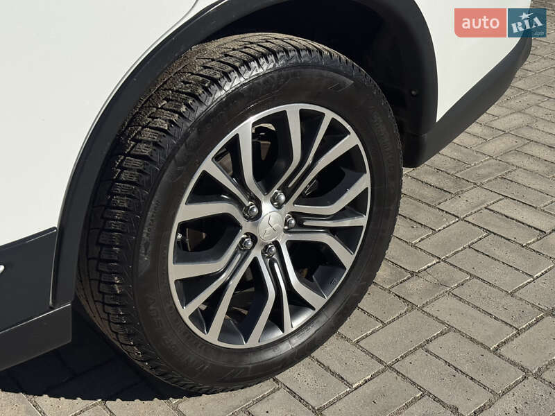 Позашляховик / Кросовер Mitsubishi Outlander 2016 в Ковелі фото 26 Позашляховик / Кросовер Mitsubishi Outlander 2016 в Ковелі