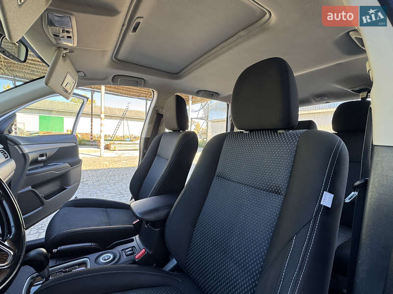 Позашляховик / Кросовер Mitsubishi Outlander 2016 в Ковелі фото 44 Позашляховик / Кросовер Mitsubishi Outlander 2016 в Ковелі