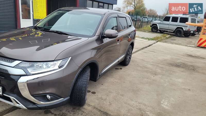 Внедорожник / Кроссовер Mitsubishi Outlander 2021 в Киеве фото 33 Внедорожник / Кроссовер Mitsubishi Outlander 2021 в Киеве