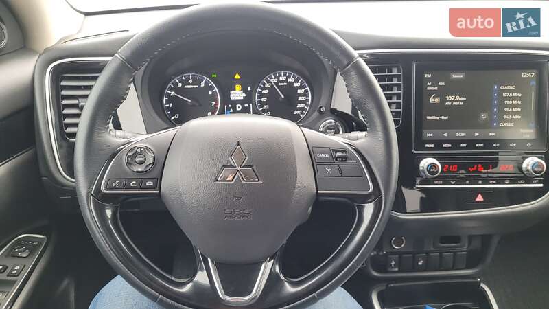 Внедорожник / Кроссовер Mitsubishi Outlander 2021 в Киеве фото 46 Внедорожник / Кроссовер Mitsubishi Outlander 2021 в Киеве