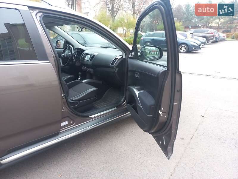 Позашляховик / Кросовер Mitsubishi Outlander 2010 в Луцьку фото 10 Позашляховик / Кросовер Mitsubishi Outlander 2010 в Луцьку
