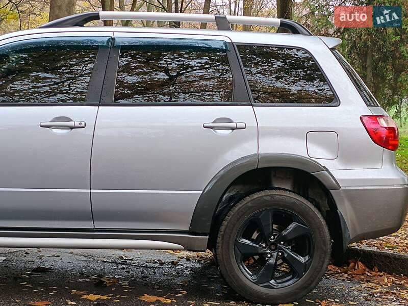 Внедорожник / Кроссовер Mitsubishi Outlander 2005 в Николаеве