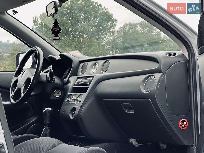 Позашляховик / Кросовер Mitsubishi Outlander 2006 в Чернівцях фото 18 Позашляховик / Кросовер Mitsubishi Outlander 2006 в Чернівцях