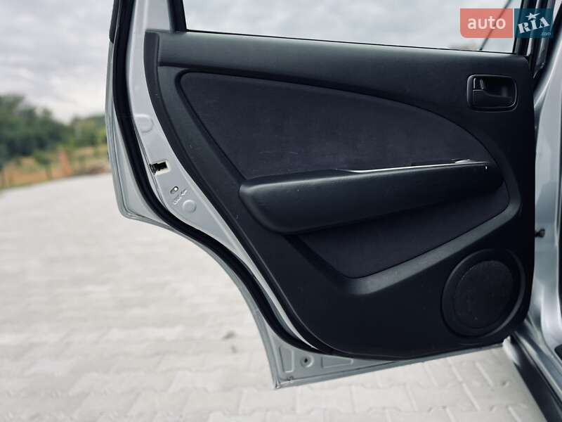 Позашляховик / Кросовер Mitsubishi Outlander 2006 в Чернівцях фото 21 Позашляховик / Кросовер Mitsubishi Outlander 2006 в Чернівцях