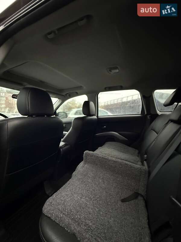 Позашляховик / Кросовер Mitsubishi Outlander 2012 в Чернівцях