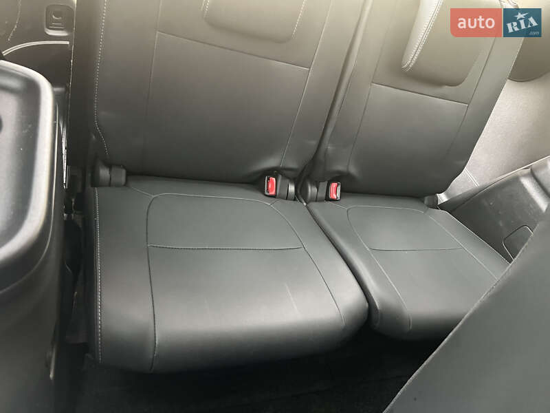 Позашляховик / Кросовер Mitsubishi Outlander 2020 в Києві