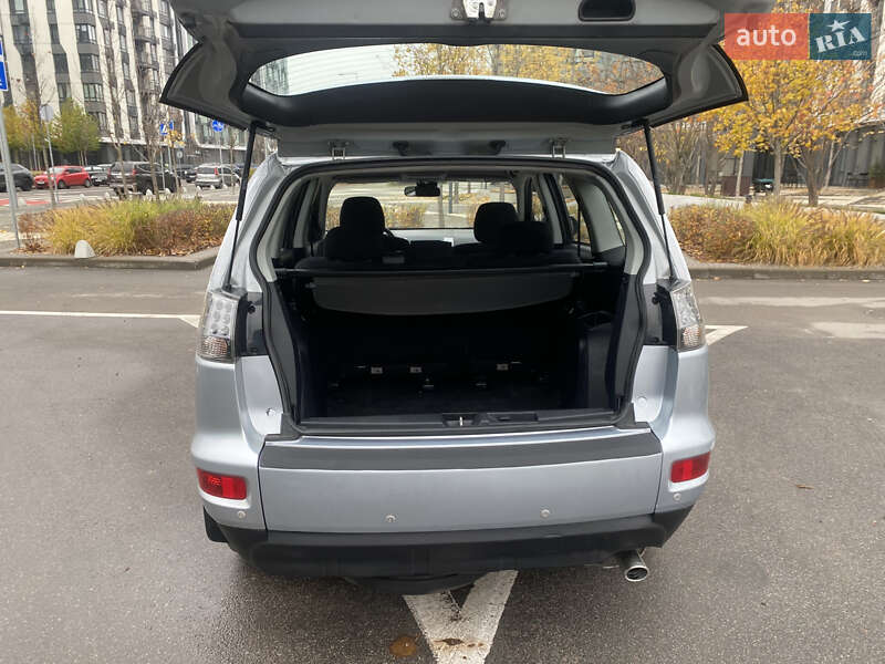 Внедорожник / Кроссовер Mitsubishi Outlander 2010 в Киеве фото 13 Внедорожник / Кроссовер Mitsubishi Outlander 2010 в Киеве