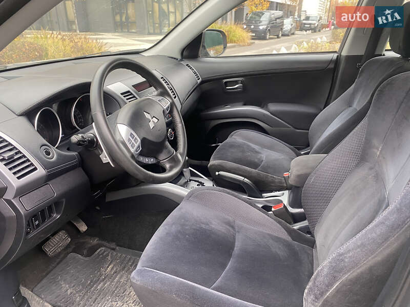 Внедорожник / Кроссовер Mitsubishi Outlander 2010 в Киеве фото 19 Внедорожник / Кроссовер Mitsubishi Outlander 2010 в Киеве