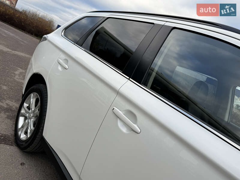 Внедорожник / Кроссовер Mitsubishi Outlander 2014 в Трускавце