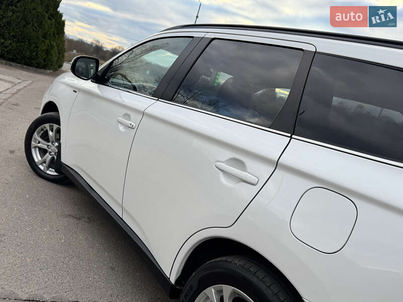 Внедорожник / Кроссовер Mitsubishi Outlander 2014 в Трускавце