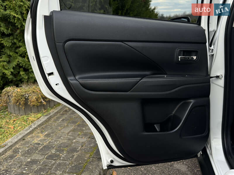 Внедорожник / Кроссовер Mitsubishi Outlander 2014 в Трускавце