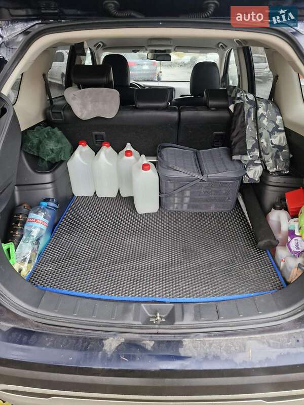 Позашляховик / Кросовер Mitsubishi Outlander 2022 в Києві