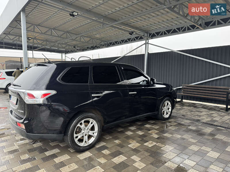 Позашляховик / Кросовер Mitsubishi Outlander 2013 в Полтаві