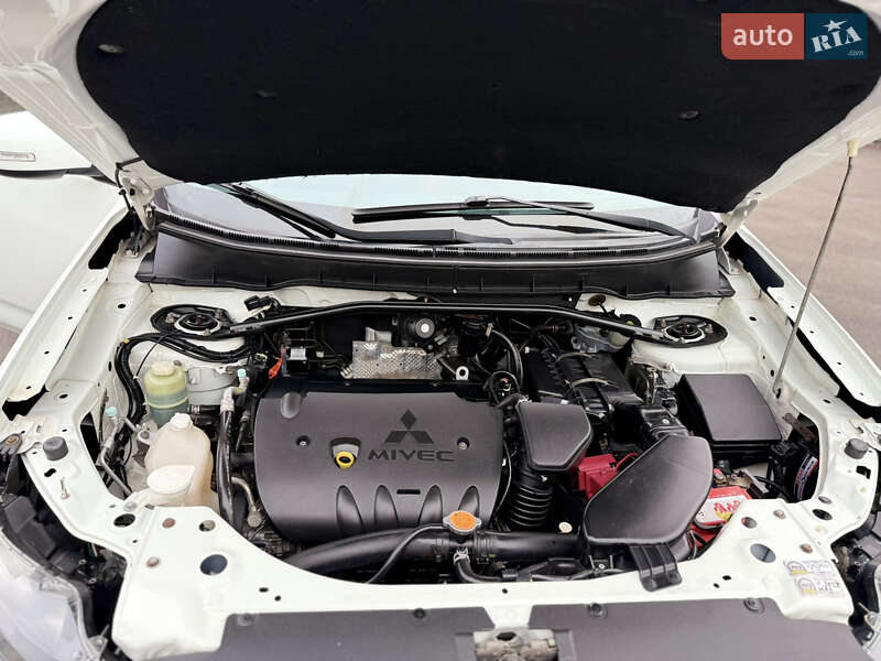 Внедорожник / Кроссовер Mitsubishi Outlander 2010 в Каменском фото 12 Внедорожник / Кроссовер Mitsubishi Outlander 2010 в Каменском