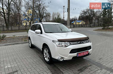 Внедорожник / Кроссовер Mitsubishi Outlander 2013 в Хмельницком