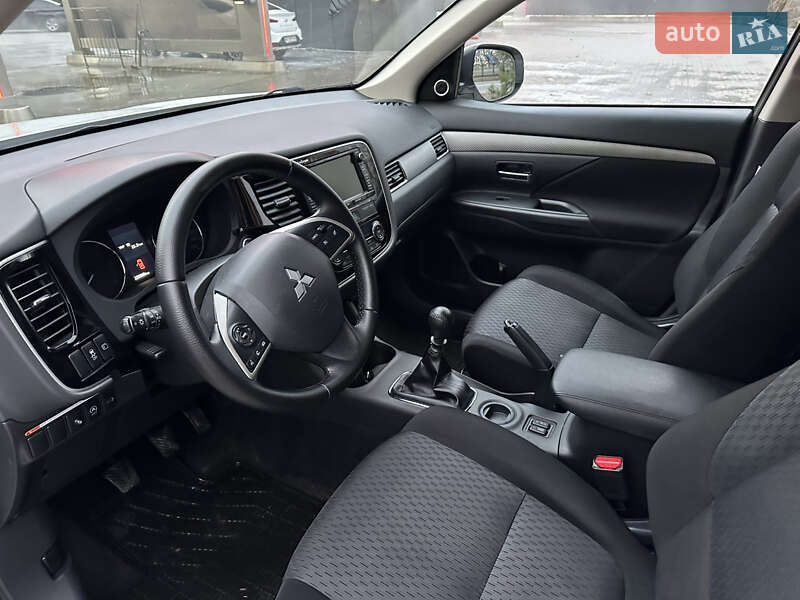 Позашляховик / Кросовер Mitsubishi Outlander 2013 в Хмельницькому