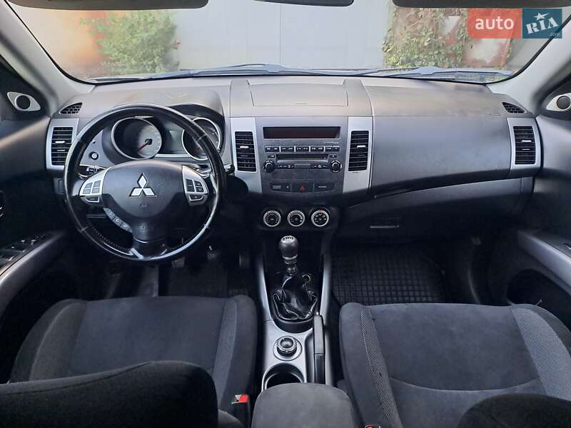 Внедорожник / Кроссовер Mitsubishi Outlander 2009 в Запорожье