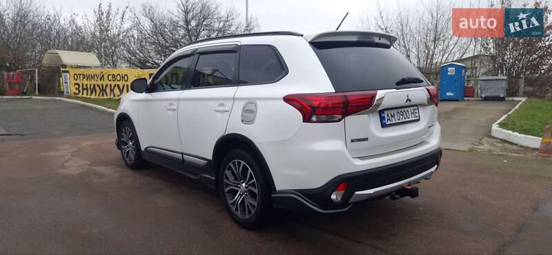 Позашляховик / Кросовер Mitsubishi Outlander 2015 в Житомирі фото 9 Позашляховик / Кросовер Mitsubishi Outlander 2015 в Житомирі