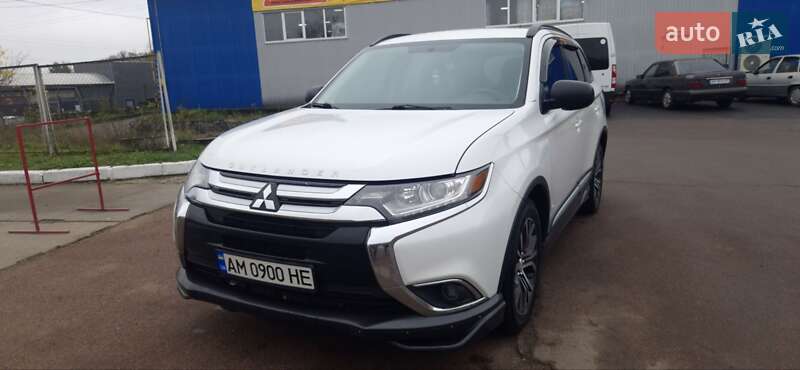 Позашляховик / Кросовер Mitsubishi Outlander 2015 в Житомирі фото 2 Позашляховик / Кросовер Mitsubishi Outlander 2015 в Житомирі