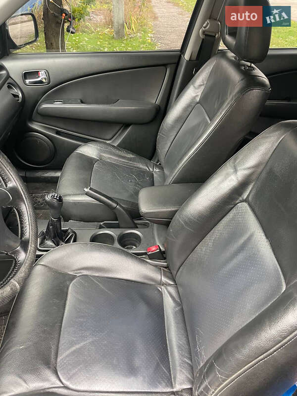 Внедорожник / Кроссовер Mitsubishi Outlander 2003 в Киеве фото 20 Внедорожник / Кроссовер Mitsubishi Outlander 2003 в Киеве