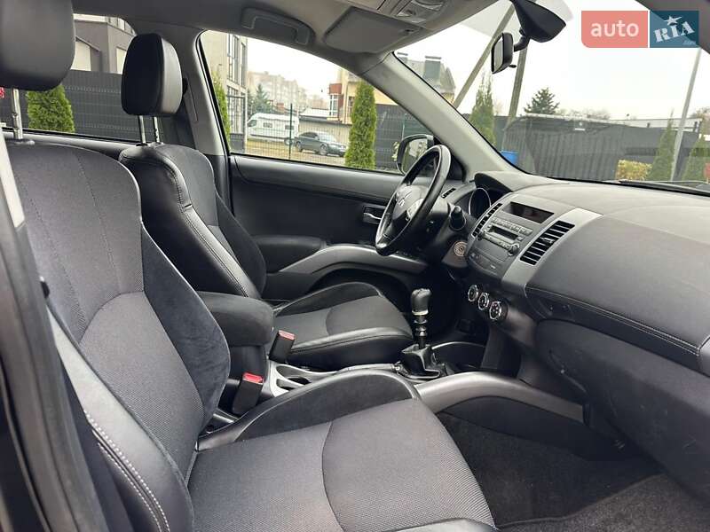 Позашляховик / Кросовер Mitsubishi Outlander 2011 в Луцьку фото 34 Позашляховик / Кросовер Mitsubishi Outlander 2011 в Луцьку