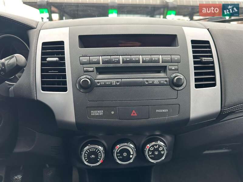 Позашляховик / Кросовер Mitsubishi Outlander 2011 в Луцьку фото 31 Позашляховик / Кросовер Mitsubishi Outlander 2011 в Луцьку