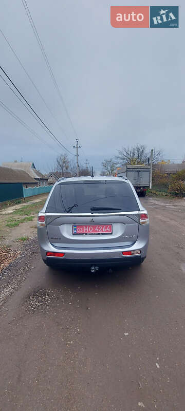 Внедорожник / Кроссовер Mitsubishi Outlander 2012 в Белгороде-Днестровском