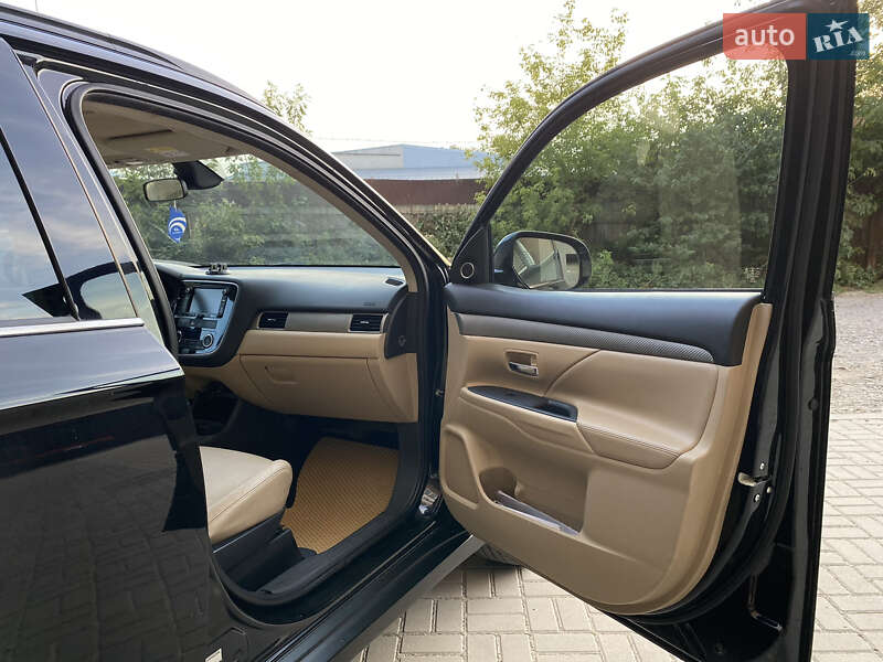 Внедорожник / Кроссовер Mitsubishi Outlander 2013 в Ивано-Франковске фото 26 Внедорожник / Кроссовер Mitsubishi Outlander 2013 в Ивано-Франковске