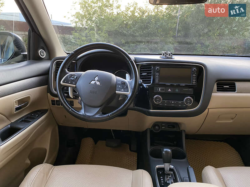 Внедорожник / Кроссовер Mitsubishi Outlander 2013 в Ивано-Франковске фото 54 Внедорожник / Кроссовер Mitsubishi Outlander 2013 в Ивано-Франковске