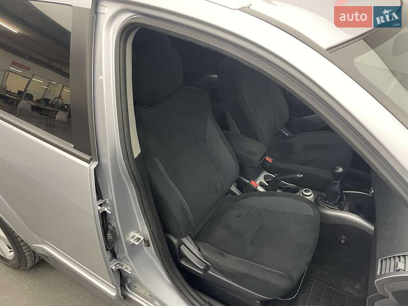 Внедорожник / Кроссовер Mitsubishi Outlander 2009 в Киеве