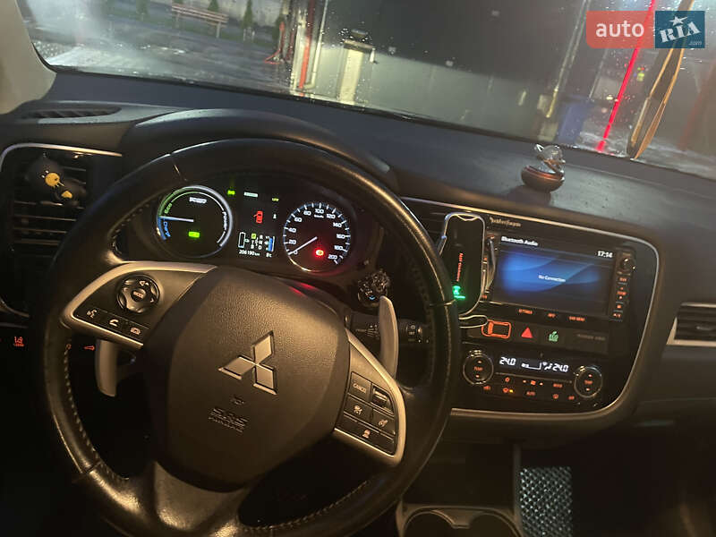 Внедорожник / Кроссовер Mitsubishi Outlander 2014 в Бориславе