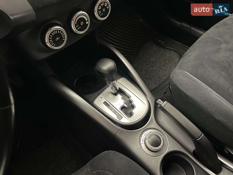 Внедорожник / Кроссовер Mitsubishi Outlander 2008 в Киеве фото 17 Внедорожник / Кроссовер Mitsubishi Outlander 2008 в Киеве
