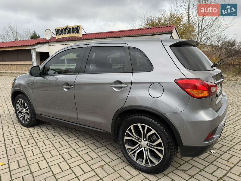 Внедорожник / Кроссовер Mitsubishi Outlander 2019 в Запорожье