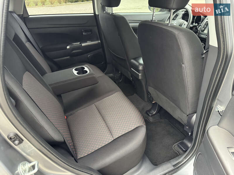 Внедорожник / Кроссовер Mitsubishi Outlander 2019 в Запорожье