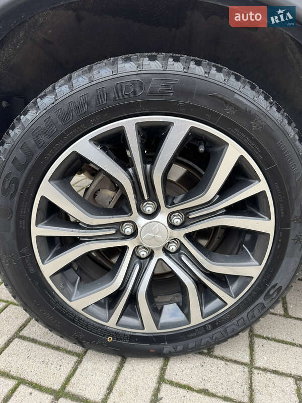 Внедорожник / Кроссовер Mitsubishi Outlander 2019 в Запорожье