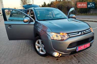 Внедорожник / Кроссовер Mitsubishi Outlander 2013 в Львове