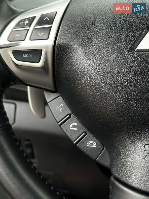 Позашляховик / Кросовер Mitsubishi Outlander 2011 в Бердичеві