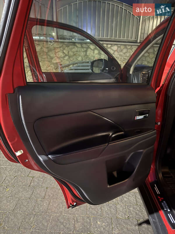 Внедорожник / Кроссовер Mitsubishi Outlander 2014 в Тернополе