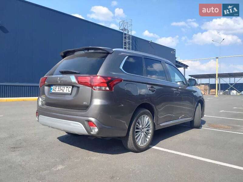 Внедорожник / Кроссовер Mitsubishi Outlander 2019 в Львове