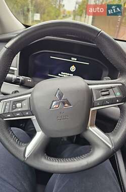 Позашляховик / Кросовер Mitsubishi Outlander 2023 в Одесі