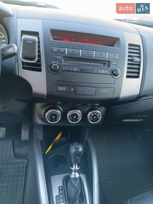 Позашляховик / Кросовер Mitsubishi Outlander 2011 в Шептицькому