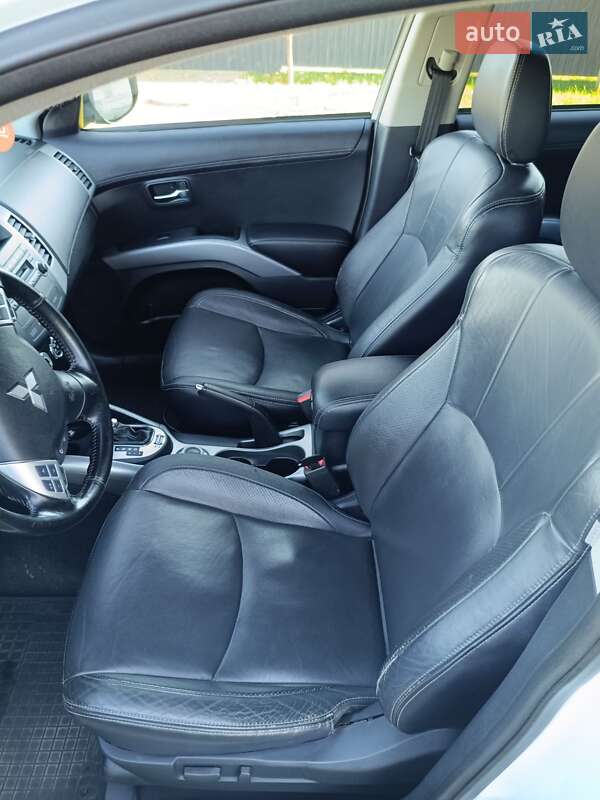 Позашляховик / Кросовер Mitsubishi Outlander 2011 в Шептицькому