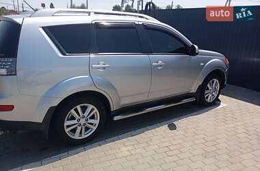 Внедорожник / Кроссовер Mitsubishi Outlander 2008 в Киеве