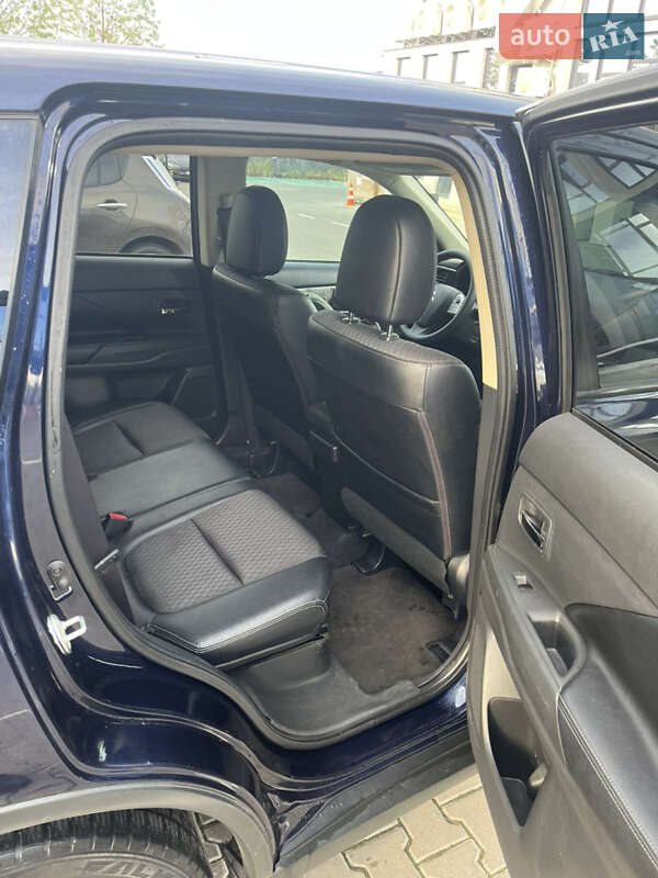 Позашляховик / Кросовер Mitsubishi Outlander 2015 в Рівному фото 15 Позашляховик / Кросовер Mitsubishi Outlander 2015 в Рівному