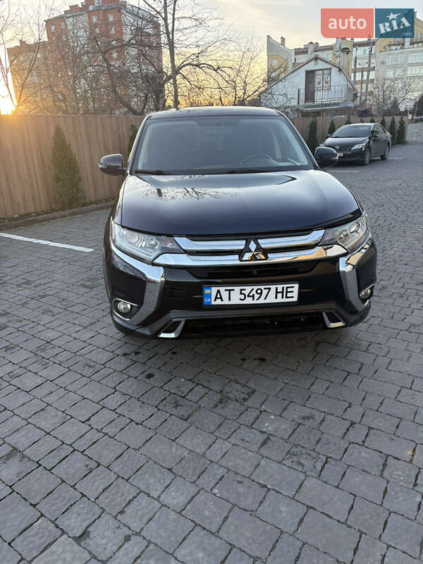 Внедорожник / Кроссовер Mitsubishi Outlander 2015 в Ивано-Франковске