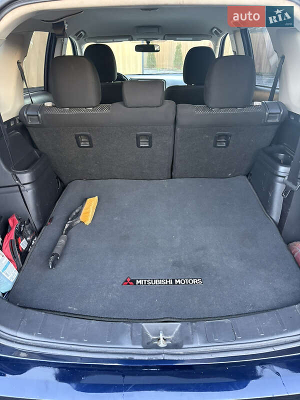 Внедорожник / Кроссовер Mitsubishi Outlander 2015 в Ивано-Франковске