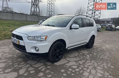 Внедорожник / Кроссовер Mitsubishi Outlander 2012 в Луцке