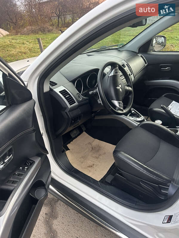 Внедорожник / Кроссовер Mitsubishi Outlander 2012 в Луцке фото 10 Внедорожник / Кроссовер Mitsubishi Outlander 2012 в Луцке