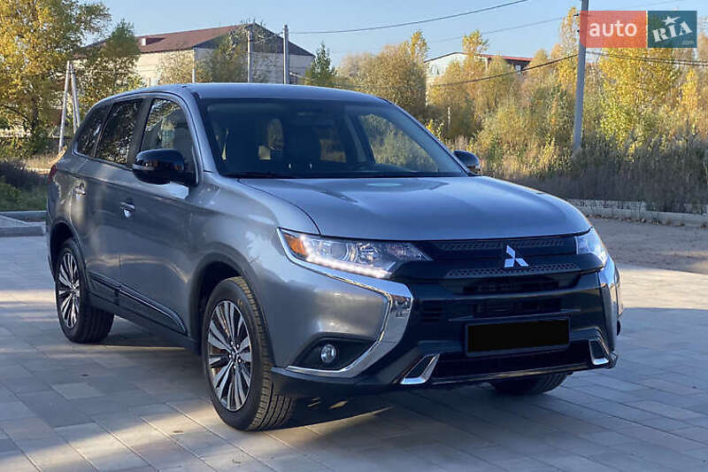 Внедорожник / Кроссовер Mitsubishi Outlander 2019 в Киеве фото Внедорожник / Кроссовер Mitsubishi Outlander 2019 в Киеве