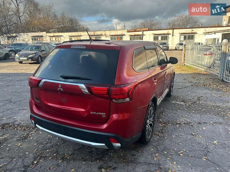 Позашляховик / Кросовер Mitsubishi Outlander 2015 в Запоріжжі фото 2 Позашляховик / Кросовер Mitsubishi Outlander 2015 в Запоріжжі